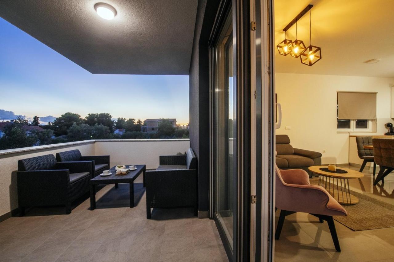 Crowonder Sun Dance Apartments With Heated Swimming Pool Seaview And Garden 스베티필립아이자코브 외부 사진