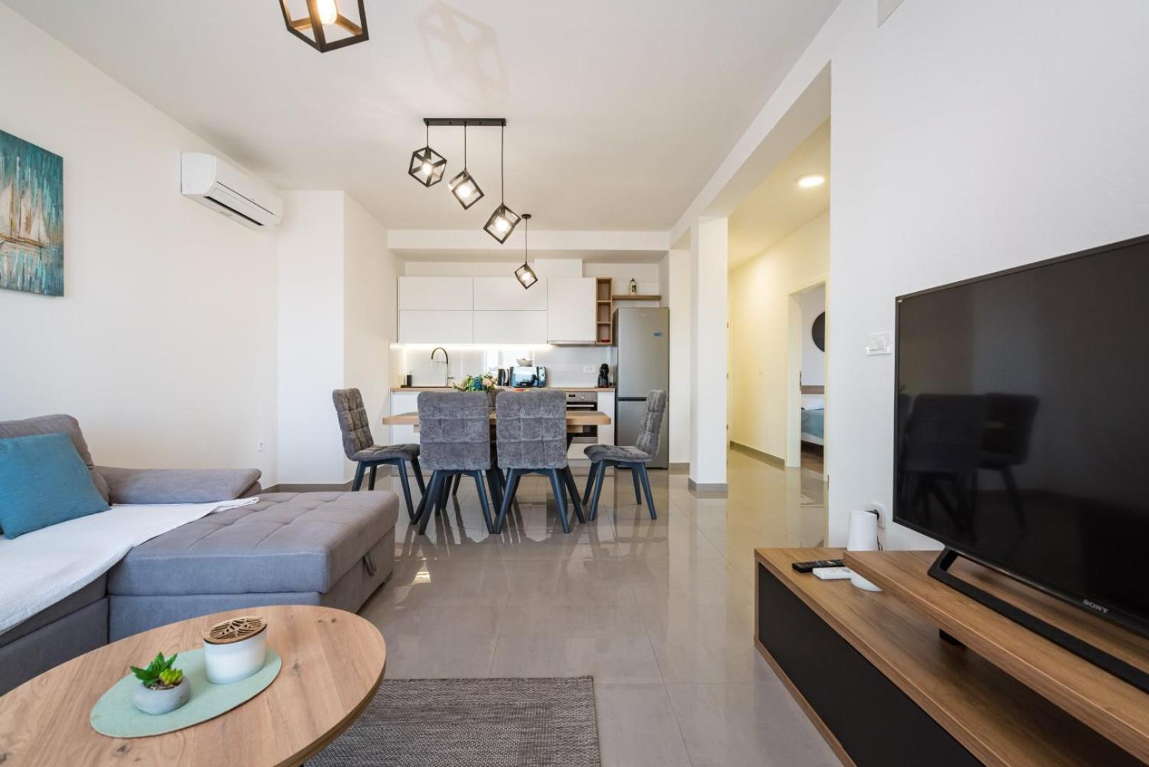 Crowonder Sun Dance Apartments With Heated Swimming Pool Seaview And Garden 스베티필립아이자코브 외부 사진