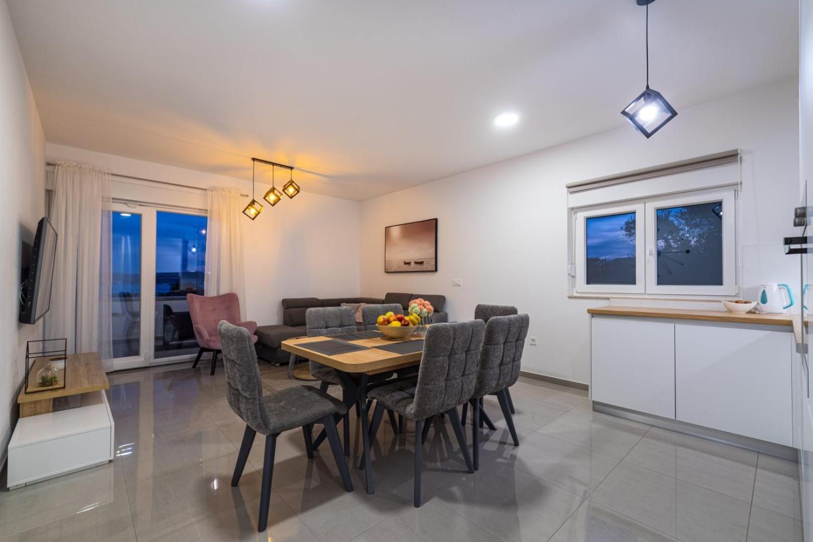Crowonder Sun Dance Apartments With Heated Swimming Pool Seaview And Garden 스베티필립아이자코브 외부 사진