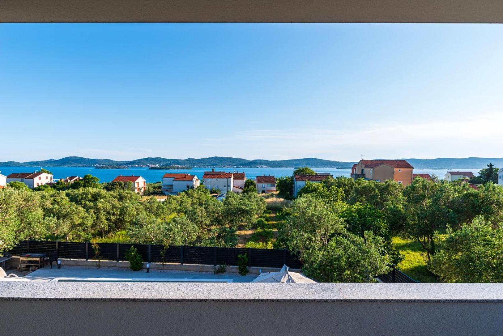 Crowonder Sun Dance Apartments With Heated Swimming Pool Seaview And Garden 스베티필립아이자코브 외부 사진