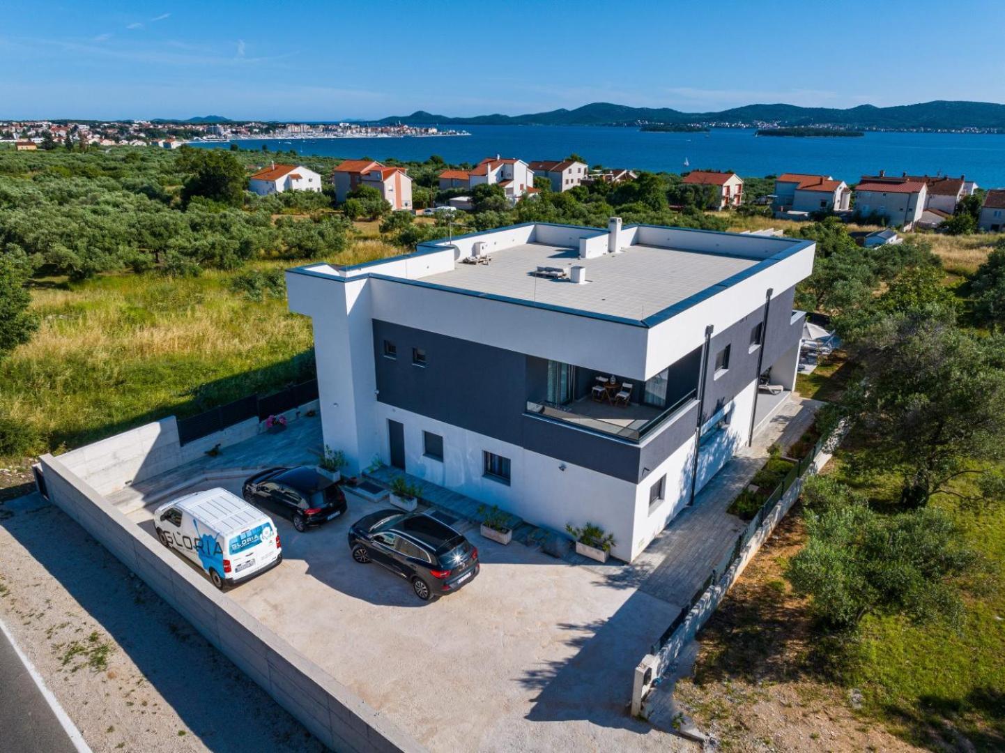 Crowonder Sun Dance Apartments With Heated Swimming Pool Seaview And Garden 스베티필립아이자코브 외부 사진