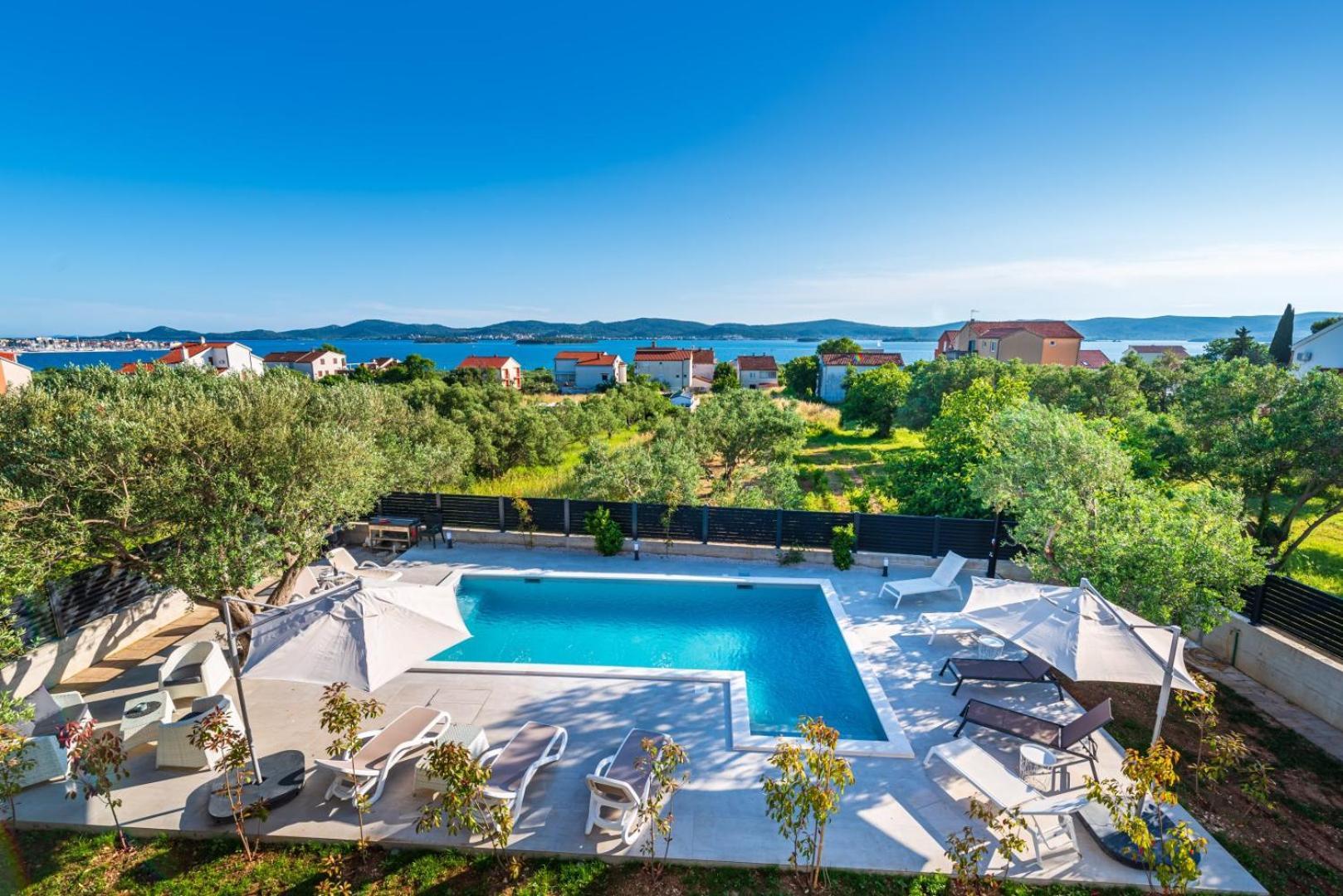 Crowonder Sun Dance Apartments With Heated Swimming Pool Seaview And Garden 스베티필립아이자코브 외부 사진