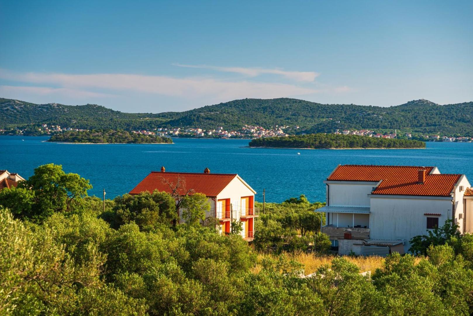 Crowonder Sun Dance Apartments With Heated Swimming Pool Seaview And Garden 스베티필립아이자코브 외부 사진